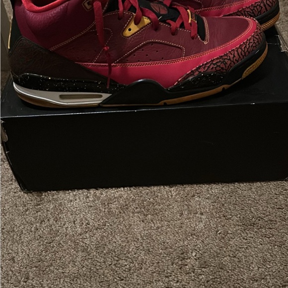 Jordan Son of Low Sneakers - Picture 2 of 5